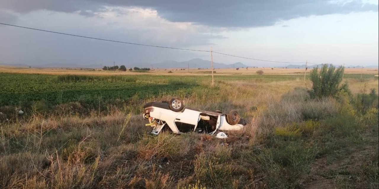 Konya’da taklalar atan otomobilde 4 kişi yaralandı