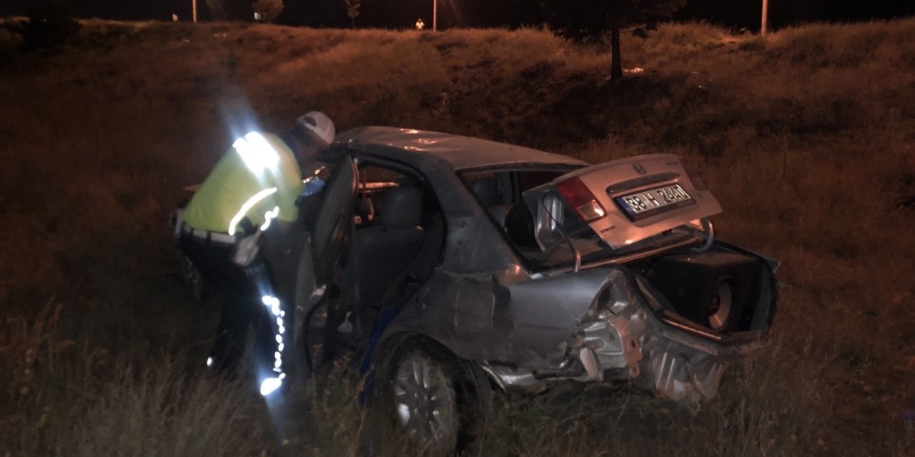 Rampa aşağı giderken yoldan çıkan otomobil 8 takla attı! 1'i ağır 3 yaralı