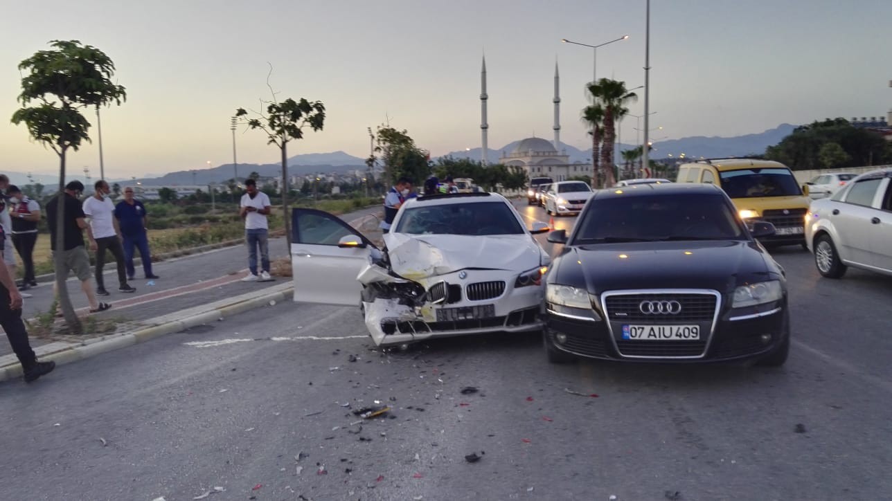 Antalya'da milyonluk kaza