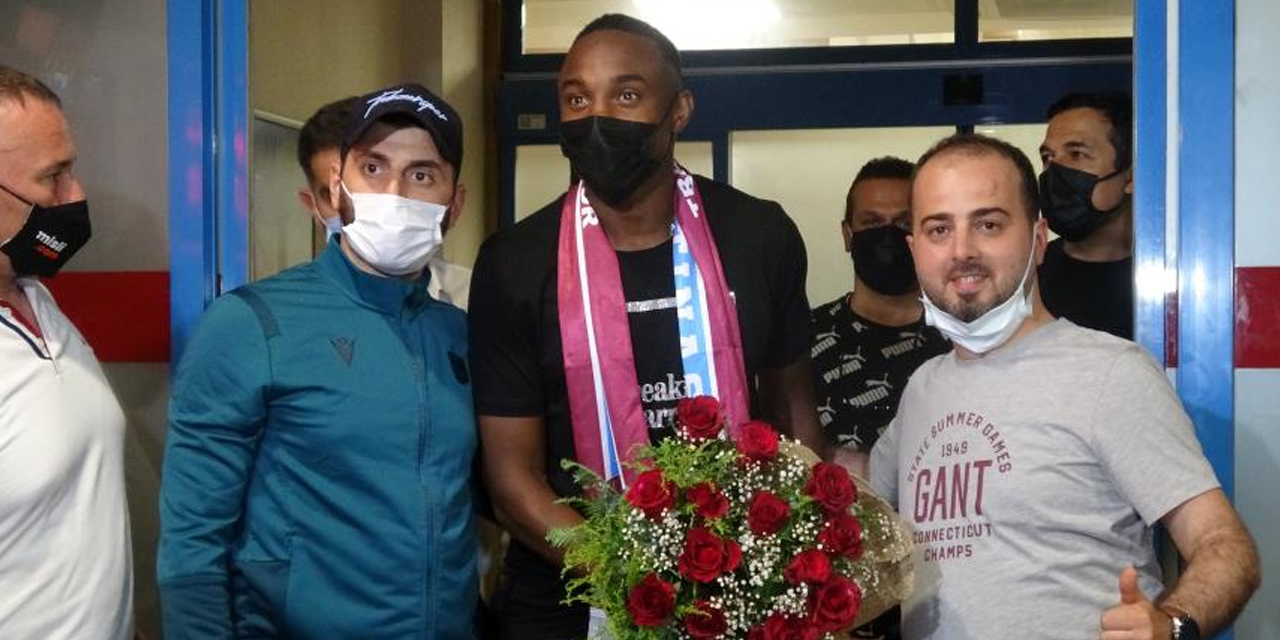 Trabzonspor'un yeni transferi Koita çiçeklerle karşılandı