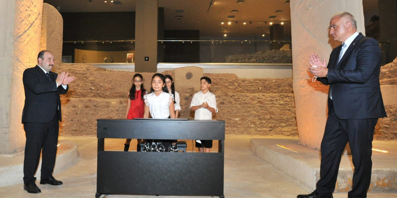 Bakan Ersoy duyurdu! Göbeklitepe'nin yakınında 11 yeni tepe daha bulundu