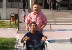 Erdal’ın akülü araba sevinci