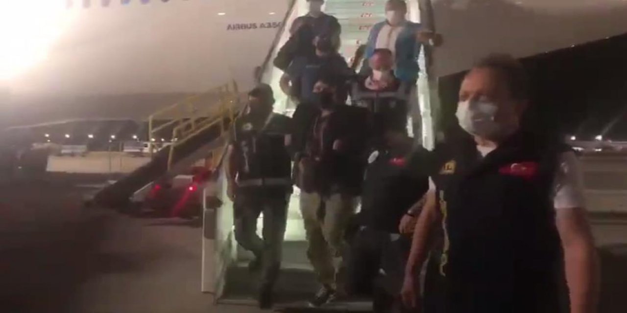 ‘Tosuncuk’  İstanbul Havalimanı'nda sağlık kontrolden geçirildi