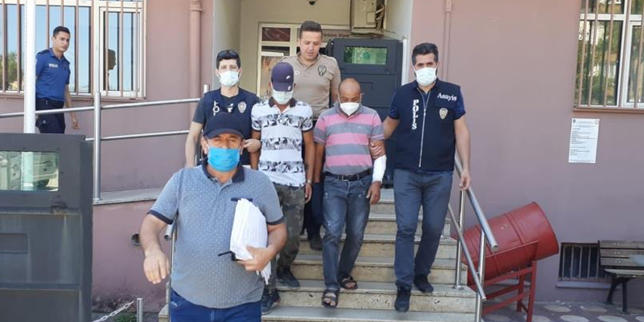Kadını gasp eden zanlı mutfak dolabından çıktı