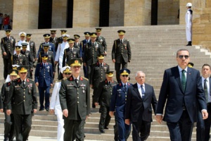 Tank yürüten paşaya evet dedi
