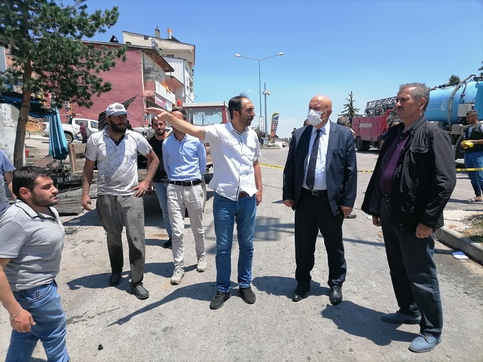 Bayburt MHP, Gelecek ve Saadet Partisi Aydıntepe binaları yandı