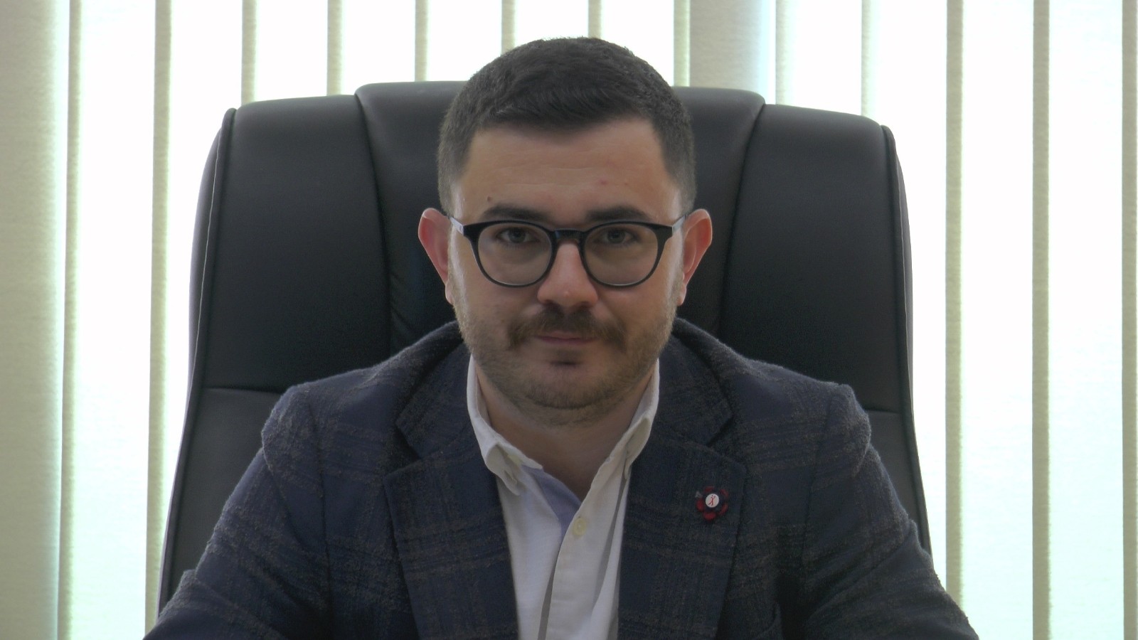 Küçük yaştaki çocuklara aşı yapılabilir mi? Anne baba rızası alınmadan yapmak kanuni mi?