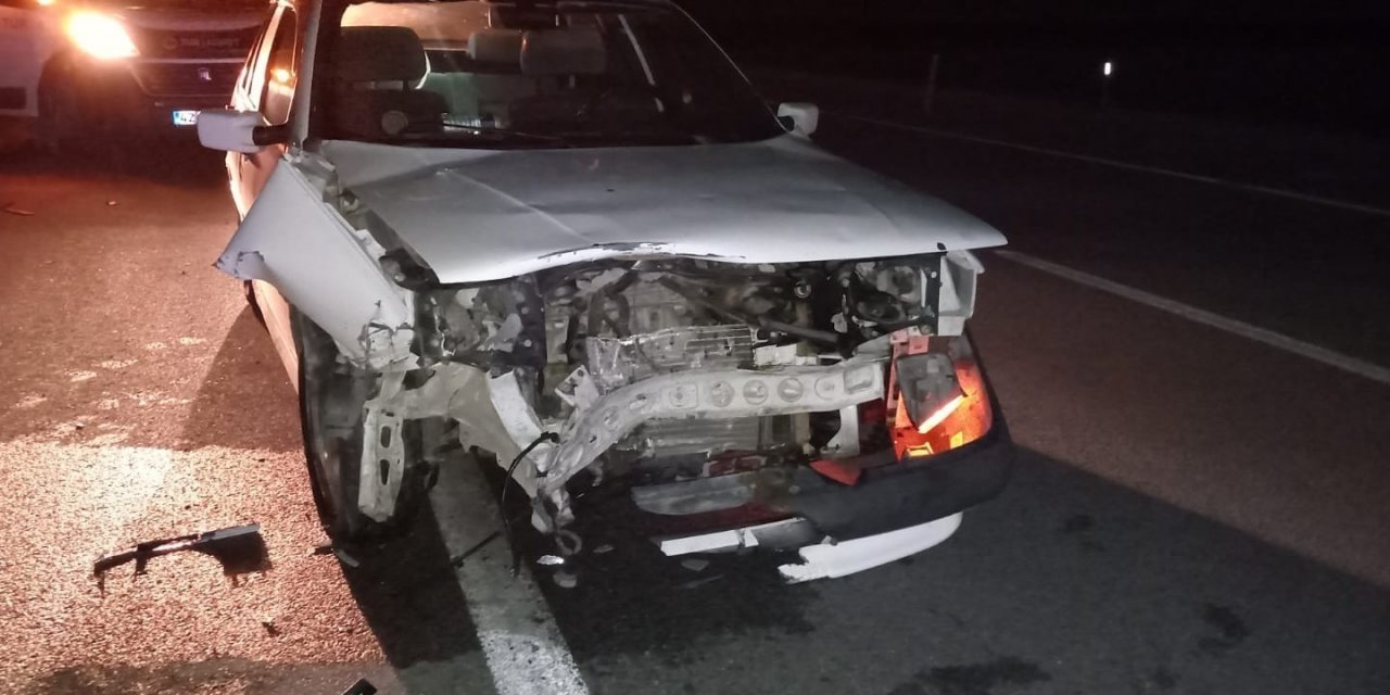 Herşey bir anda oldu! Domuza çarptı aracı hurdaya döndü domuz da öldü