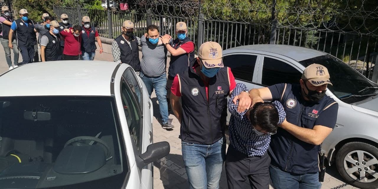 Konya dahil 3 ilde FETÖ'nün güncel yapılanmasına operasyon! 5 tutuklama