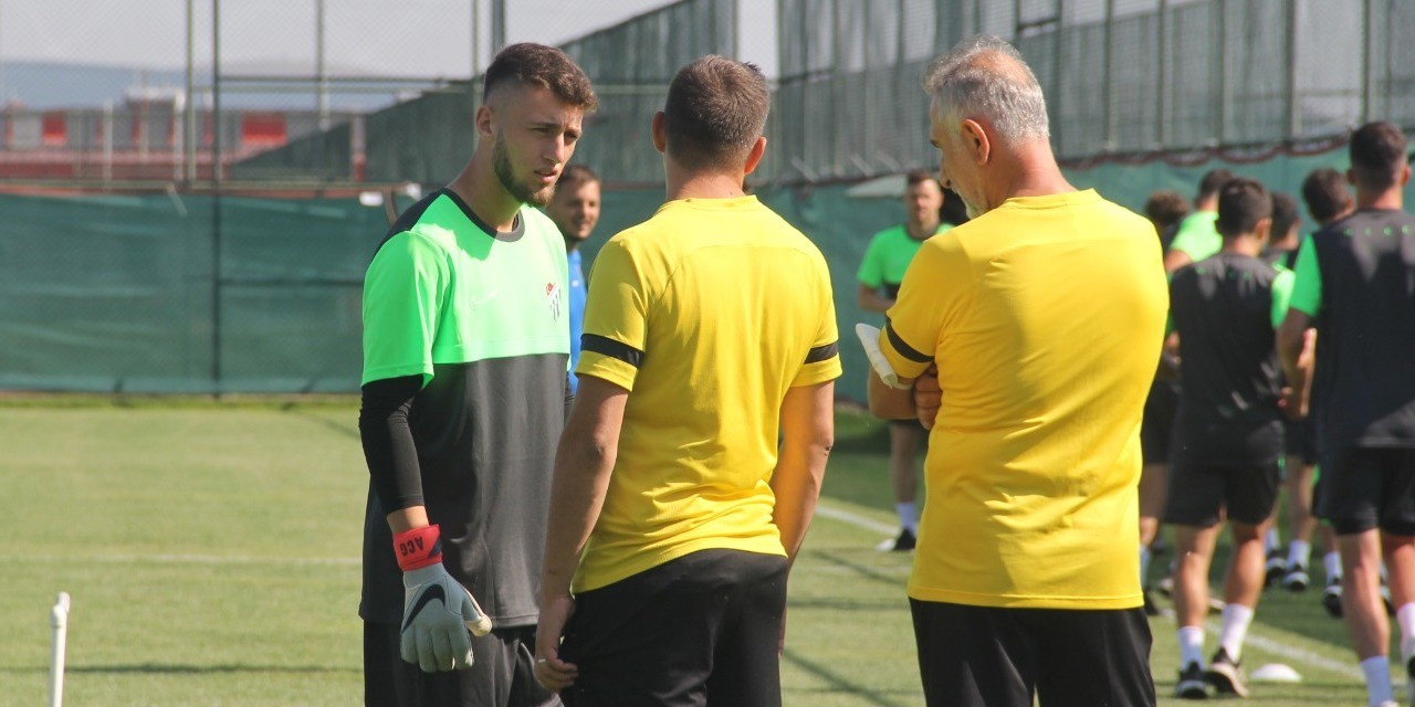 Alanyaspor'da forma giyen Ahmet Çağrı Güney Bursaspor’a geri döndü