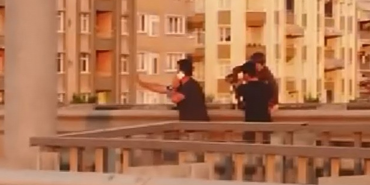 Canik'te viyadüğe çıkan özel çocuk yürekleri ağza getirdi