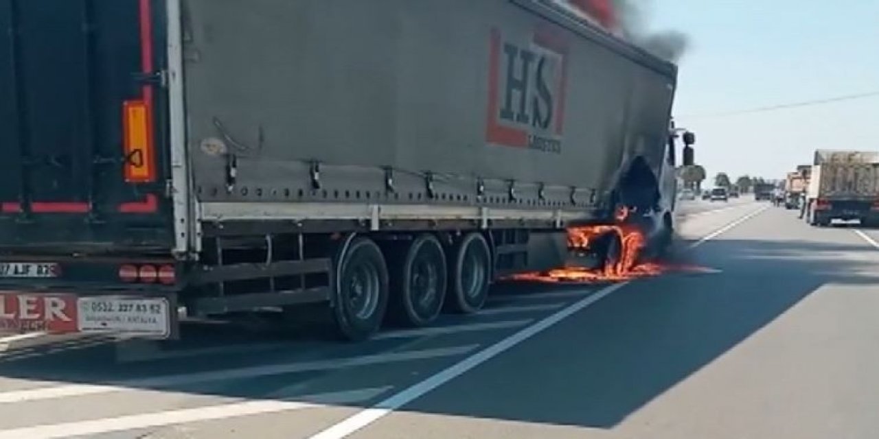 Seyir halindeki tırın ön lastikleri alev alev yandı!