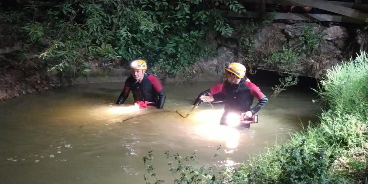 Geyve'de ekipler sulama kanalına düşen 4 yaşındaki çocuk için seferber oldu