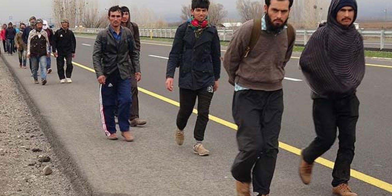 Akın akın geliyorlar! Türkiye'de kaç tane Afganlı mülteci var?
