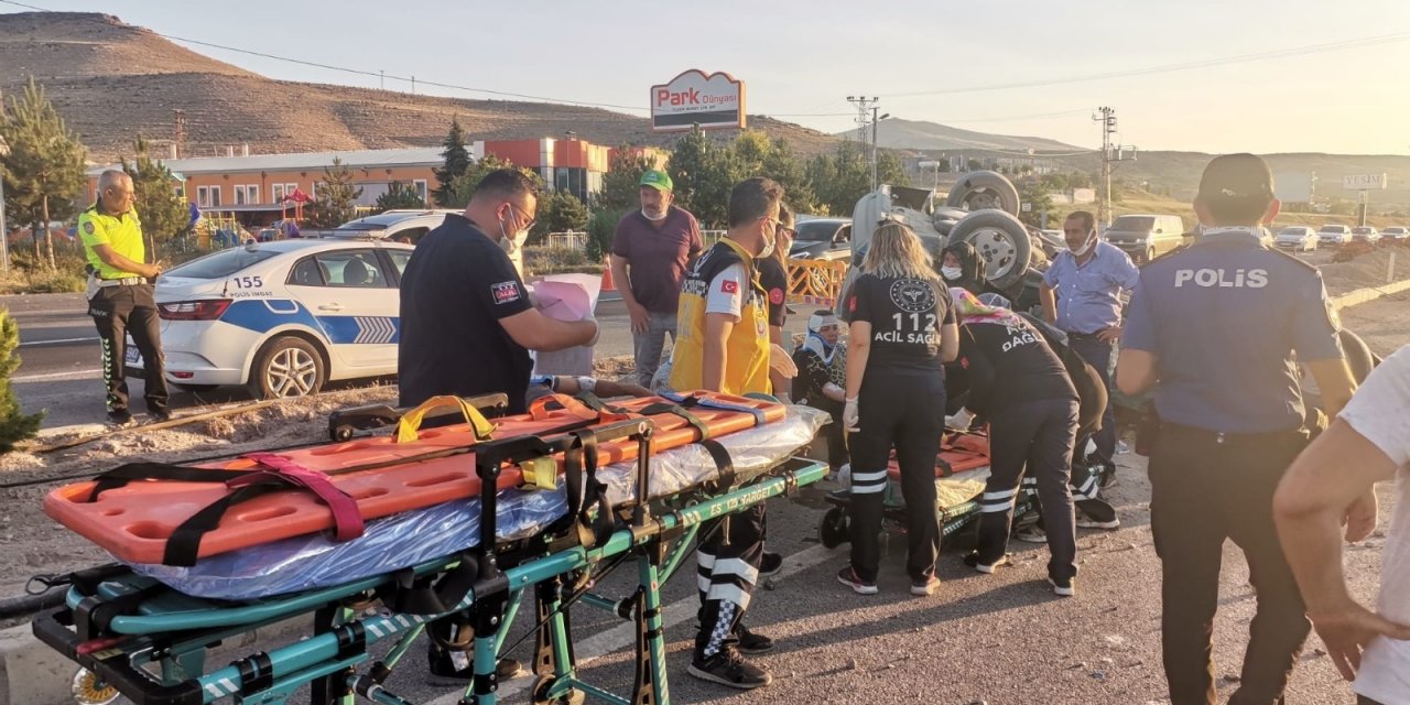 Ankara - Kayseri yolunda otomobil takla attı! 5 kişilik aile ölümden döndü