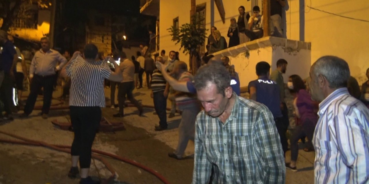 Ermenek'te ahşap evde çıkan yangın mahalleliyi sokağa döktü
