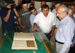 ''Özel hayat siyasetin konusu değil''