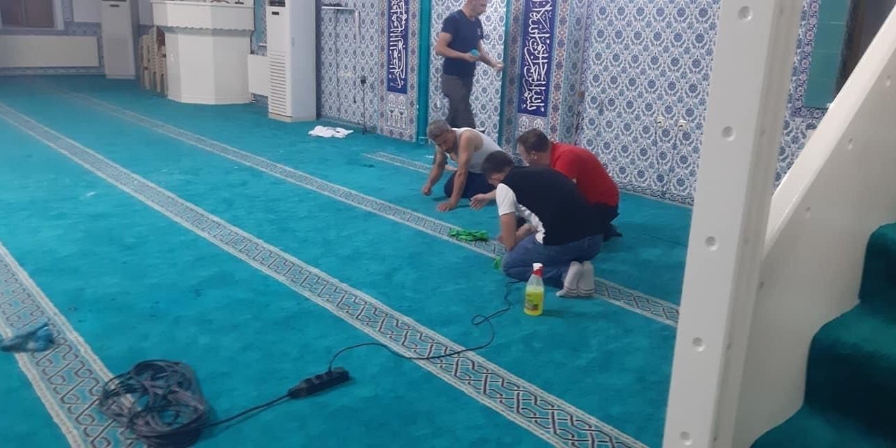 Denizli'de camiye yapılan boyalı saldırıda 2 çocuk gözaltına alındı