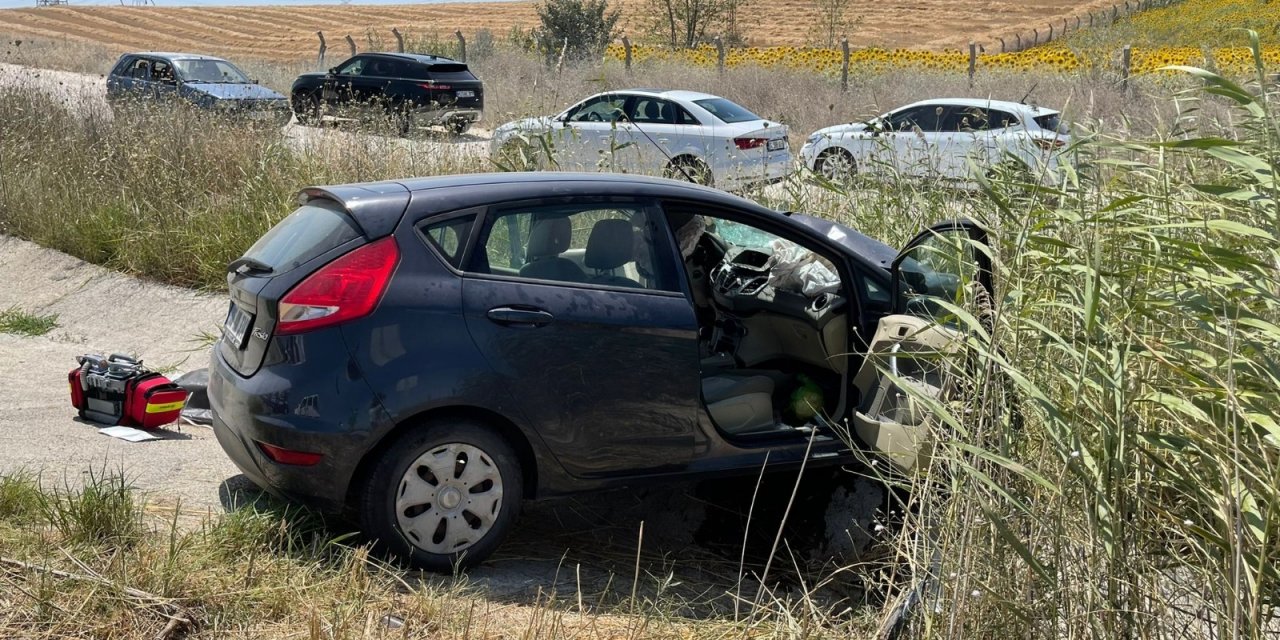 Çanakkale’de 2 araç kafa kafaya çarpıştı! 2 ölü 2 yaralı
