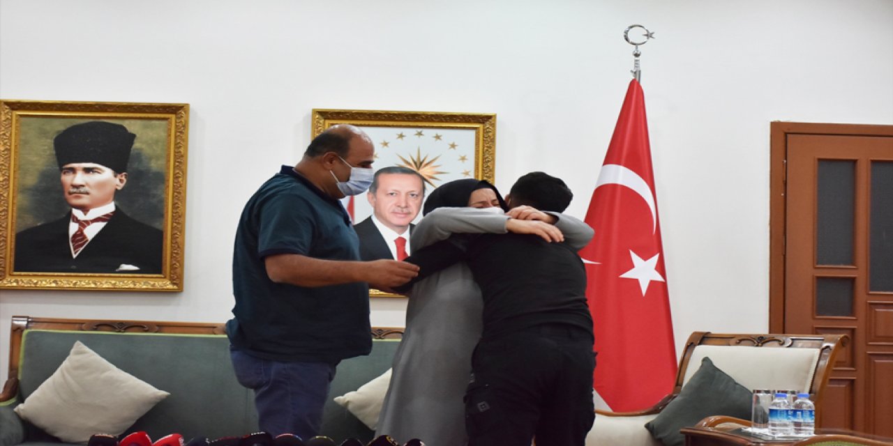 Bakan Soylu duyurdu! Diyarbakır annelerinin 3’ü daha evladına kavuştu