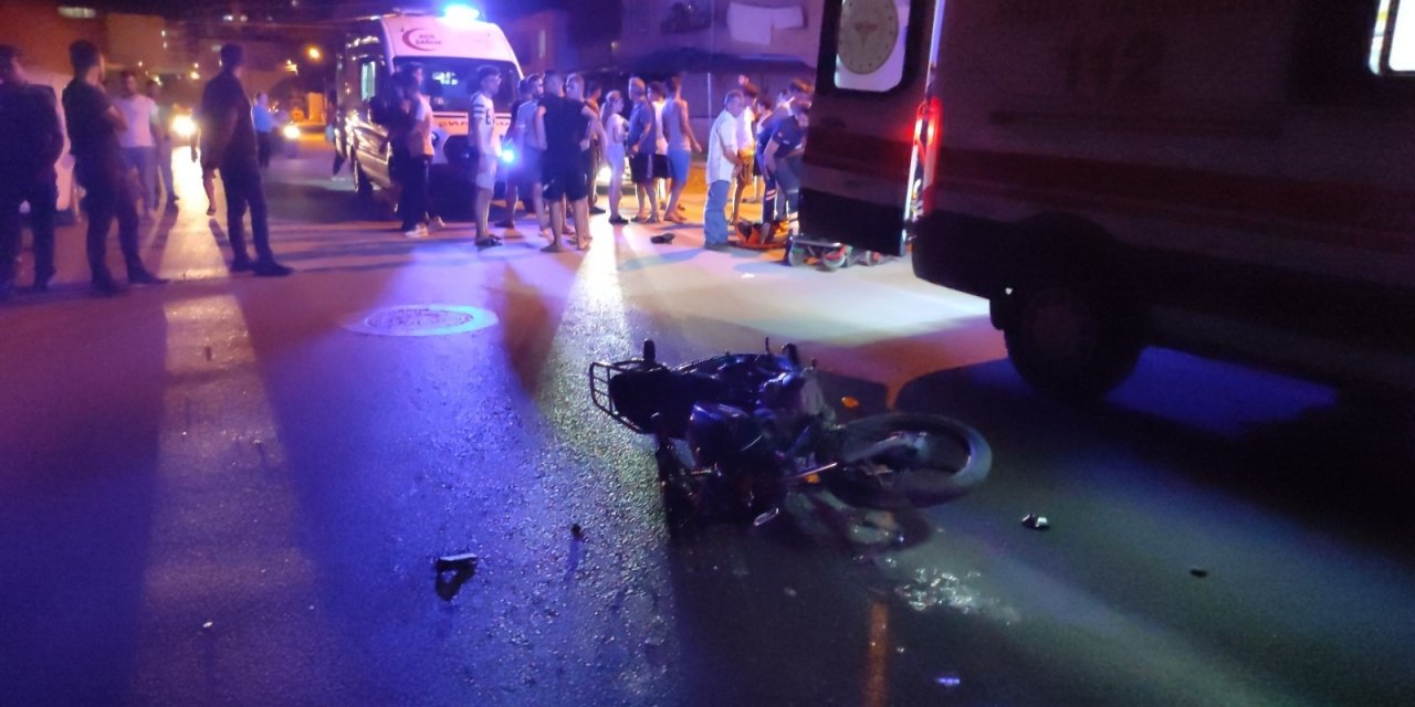 Samandağ'da otomobil motosikletle çarpıştı! 2 yaralı
