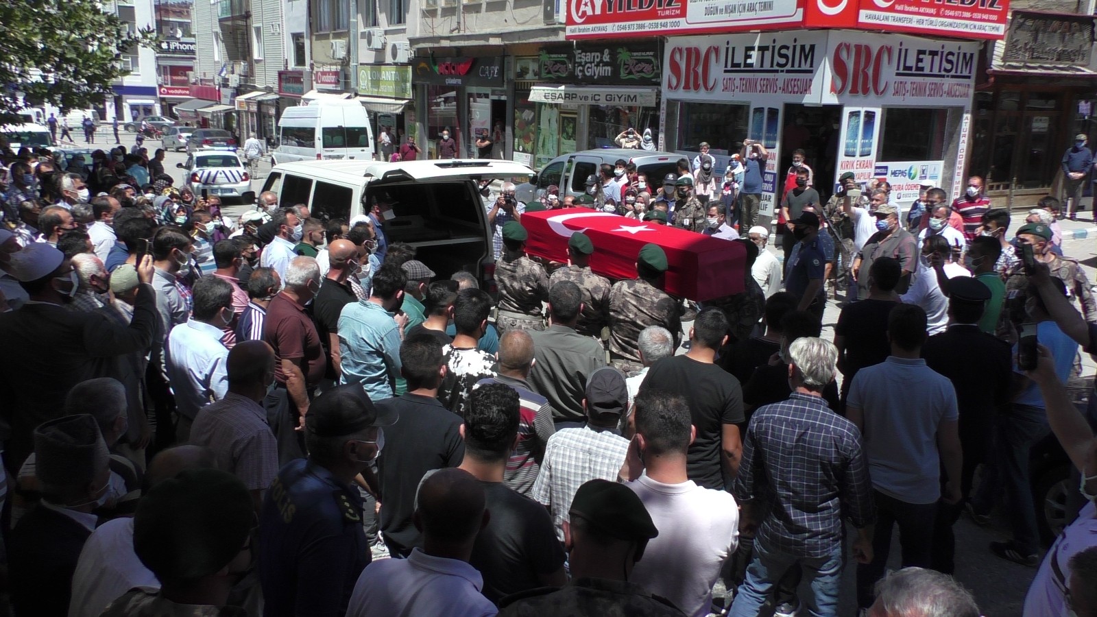 Konyalı polis memuru Adem Özcan toprağa verildi