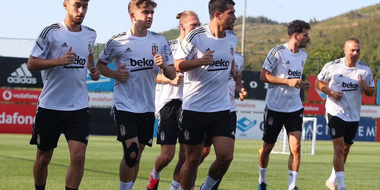 Beşiktaş’ın yeni transferi Valentin Rosier ilk antrenmanına çıktı