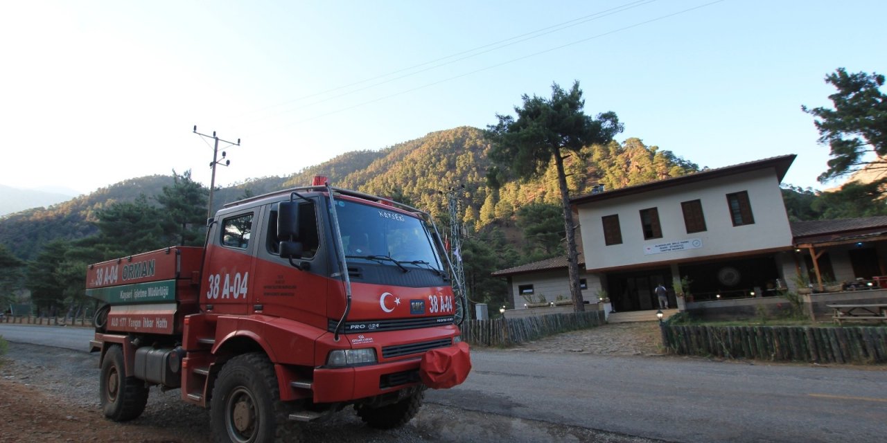Yangın felaketini yaşayan Yahyalı'da nöbet devam ediyor