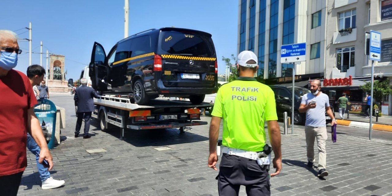 Turistlerden fazla para almak için taksimetreyi açmayan şoför cezayı yedi