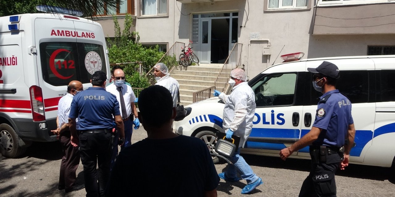 Taksi şoförü İrfan Erper evinin bodrumunda iple asılmış halde bulundu