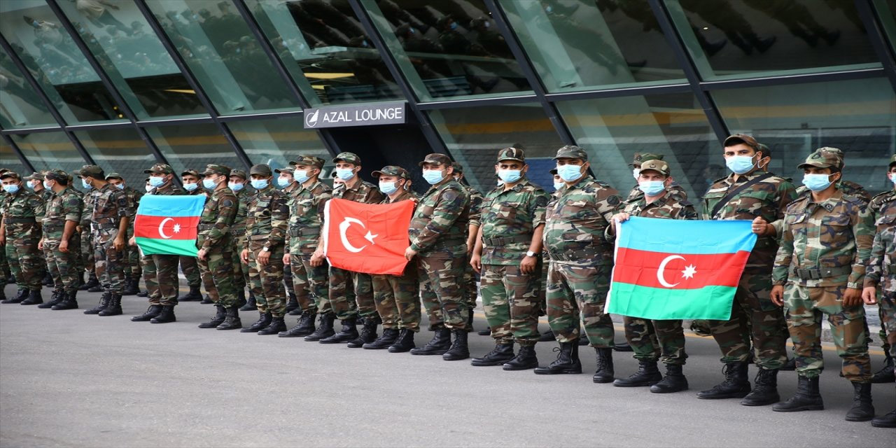 Azerbaycan'dan Türkiye’ye ilave ekipler bu sabah yola çıkıyor