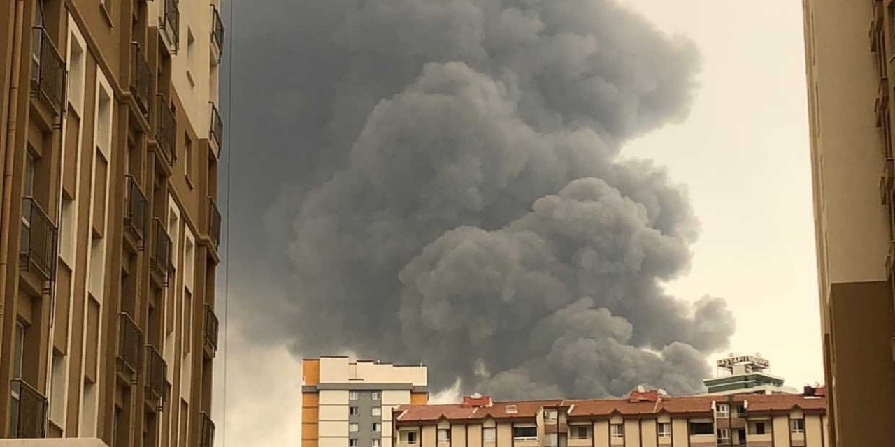 Esenyurt’ta yangında patlamalar yaşanıyor! Dumanlar uzaklardan görülüyor
