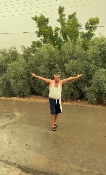 Antalya'nın yağan yağmurla yüzü güldü!