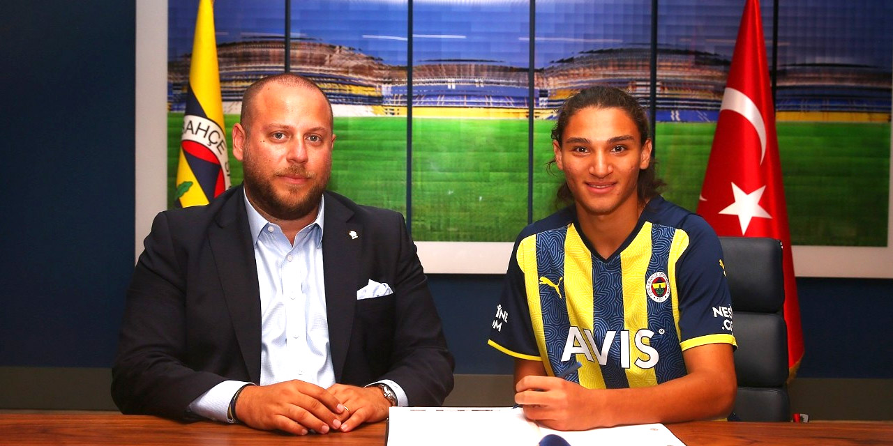 Fenerbahçe 17 yaşındaki Emir Ortakaya ile 3 yıllık sözleşme imzaladı