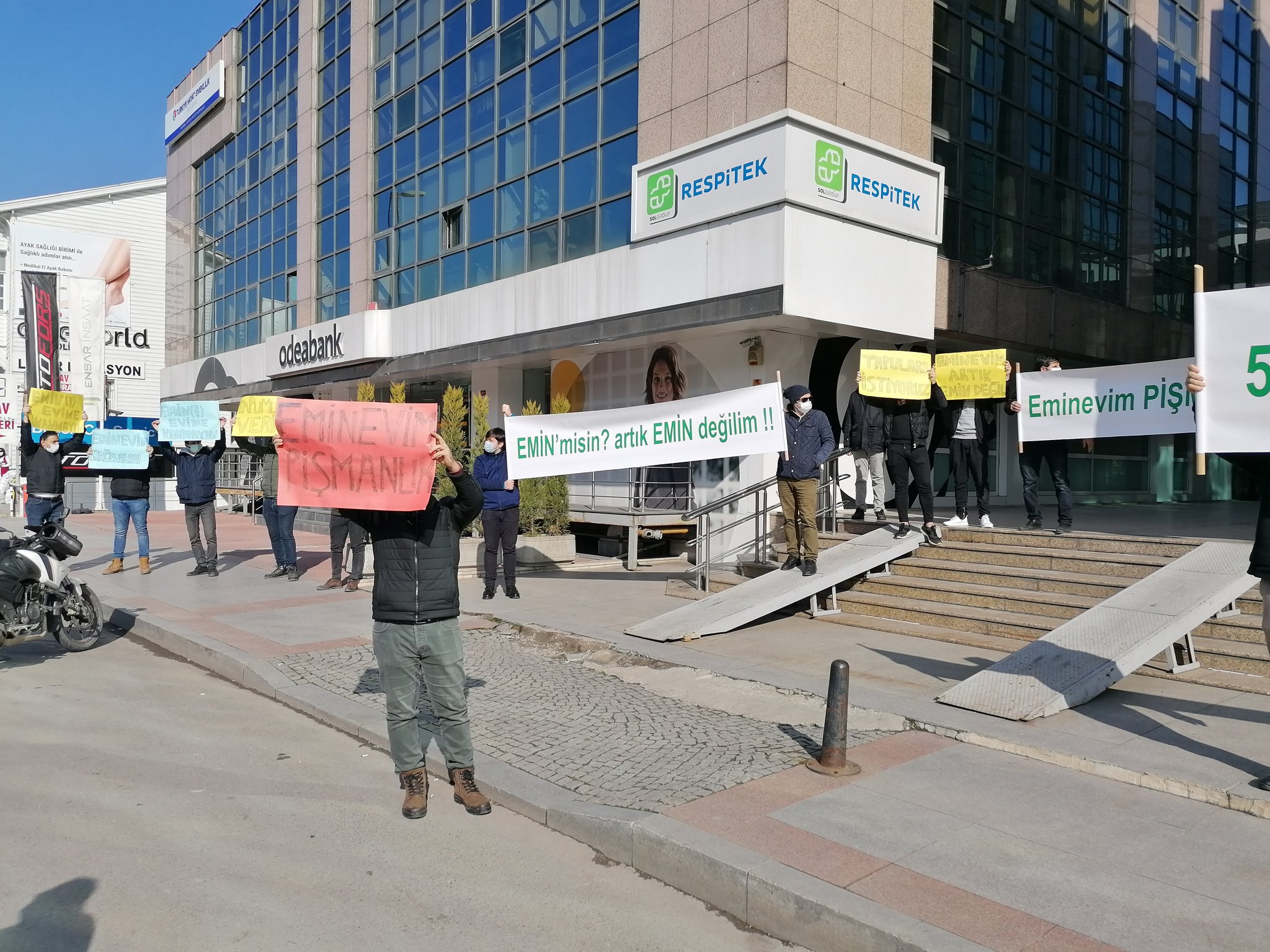 Emin Evim'de neler oluyor? Sosyal medya yıkılıyor