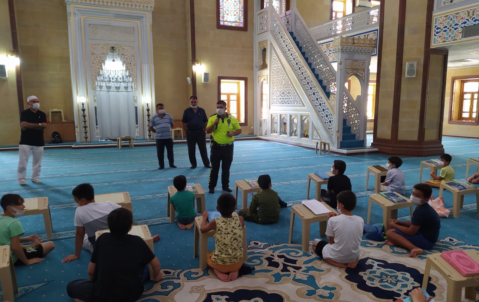 Adana'nın çocuk trafik polisleri! Kur'an kursunda anlamlı eğitim