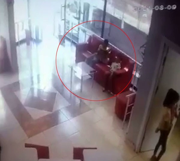 Çocuk hırsız rahat tavırlarıyla pes dedirtti