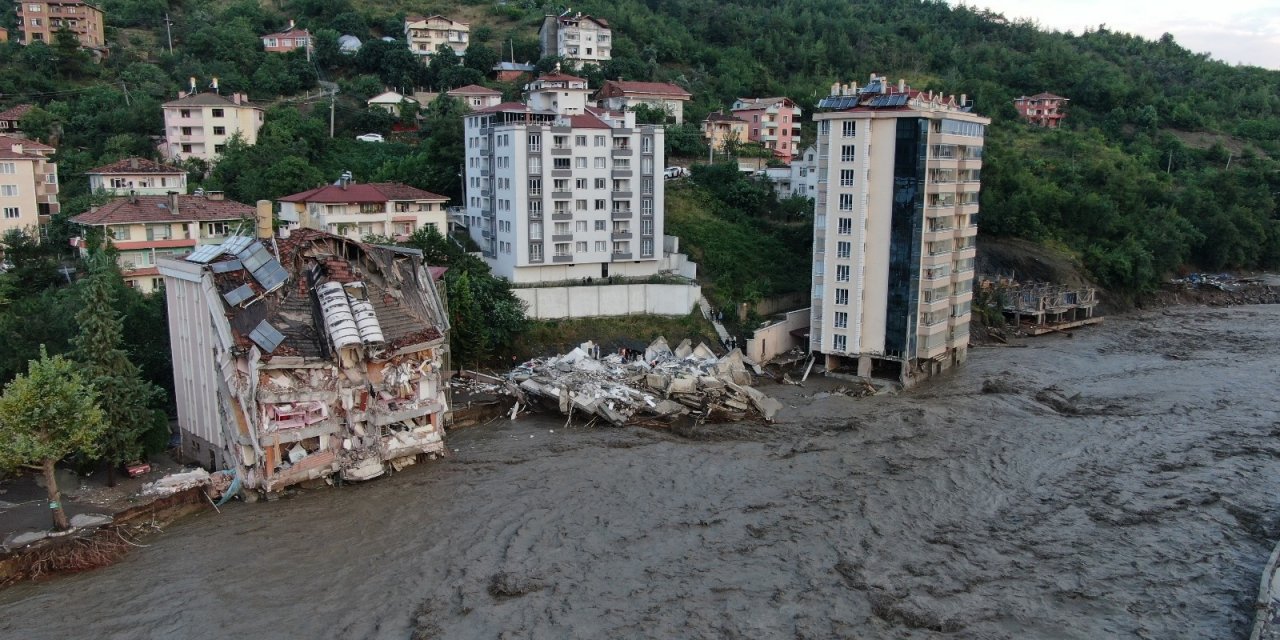 Kastamonu'daki sel felaketinin boyutu gün ağarınca ortaya çıktı