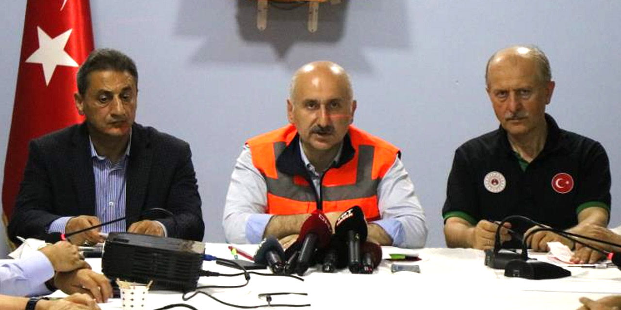 Bakan Karaismailoğlu sel felaketine ilişkin ilk resmi verileri paylaştı! Ayancık'ta 2 kişi öldü