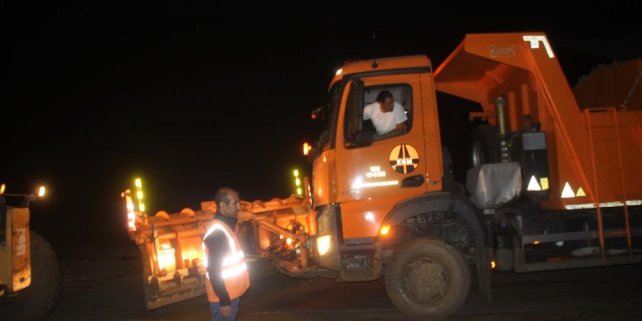Heyelan nedeniyle kapanmıştı! Erzincan- Sivas kara yolu yeniden ulaşıma açıldı