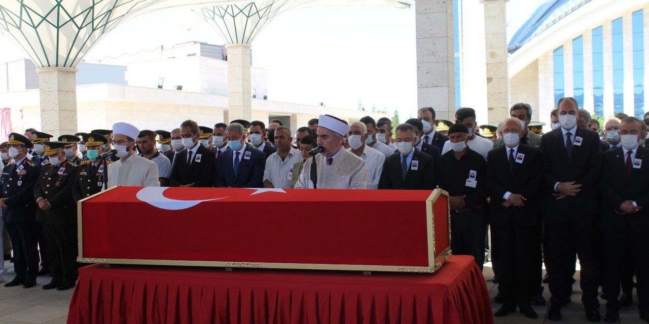 Şehit Cengizhan Kaplan'ın annesinden acı veda! Gelinsiz damat gidiyorsun bugün güle güle git