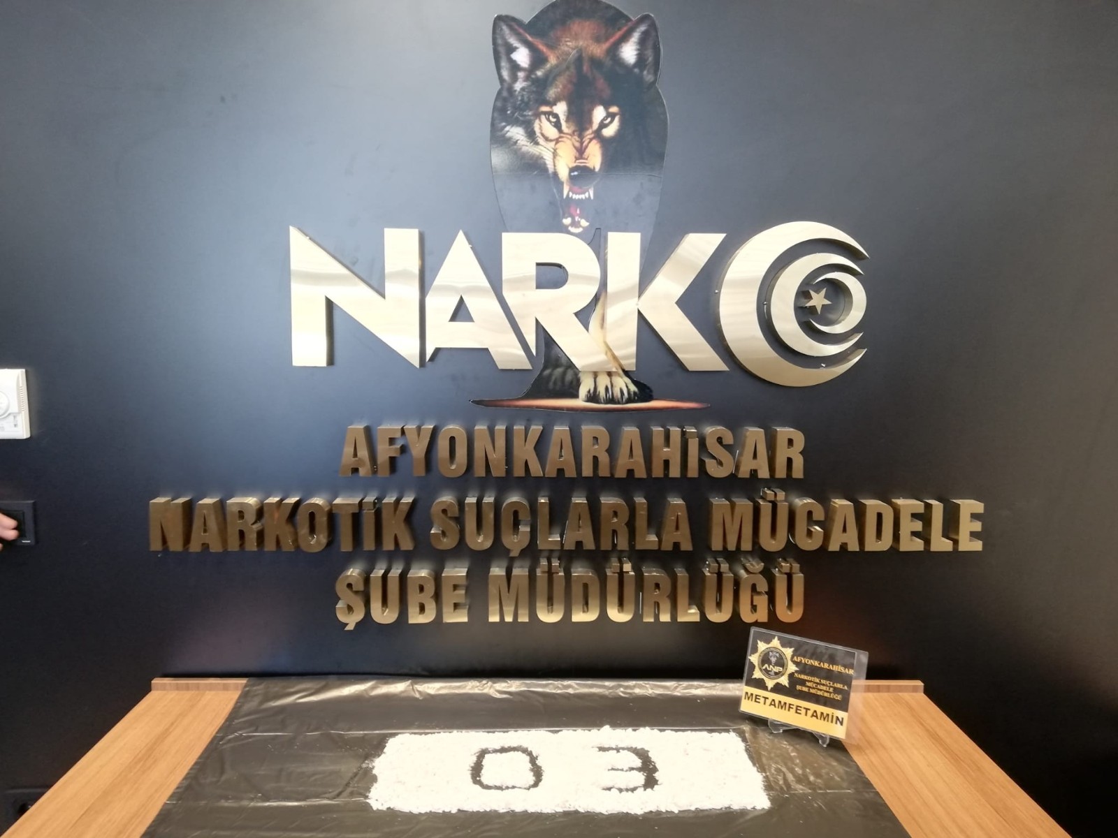 Afyonkarahisar Otogarı'nda büyük miktarda uyuşturucu yakalandı