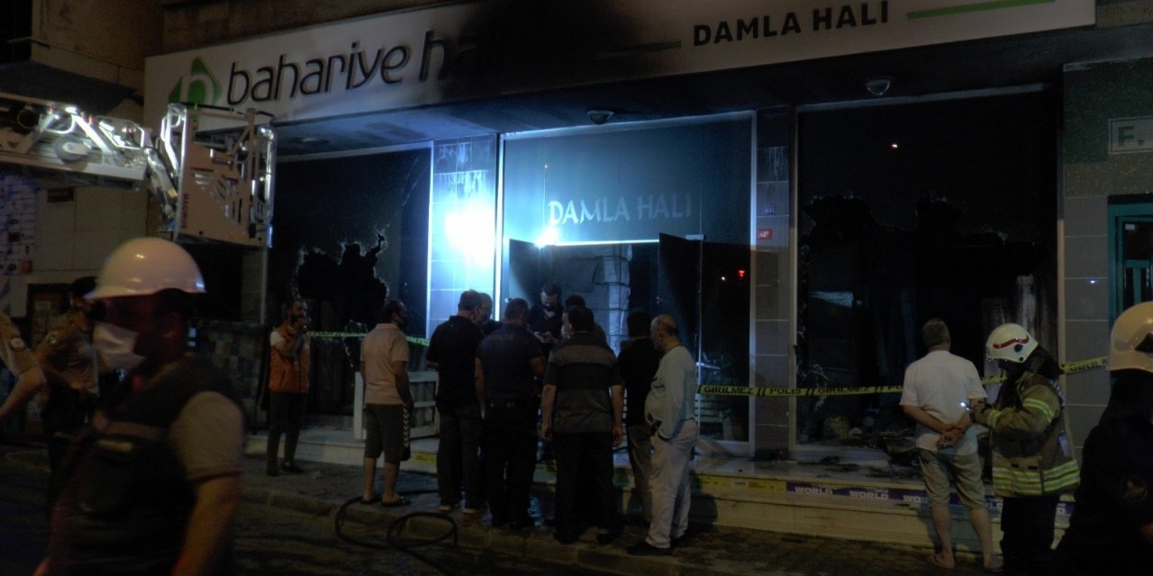 Halıcıda korkutan yangın! Mahalleli sokağa döküldü