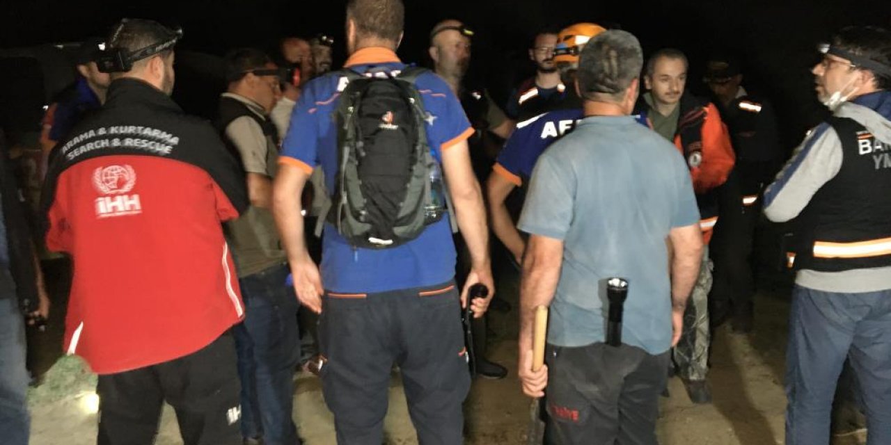 Bartın'dan iyi haber! Ormanda kaybolan iki kız çocuğu uyurken bulundu