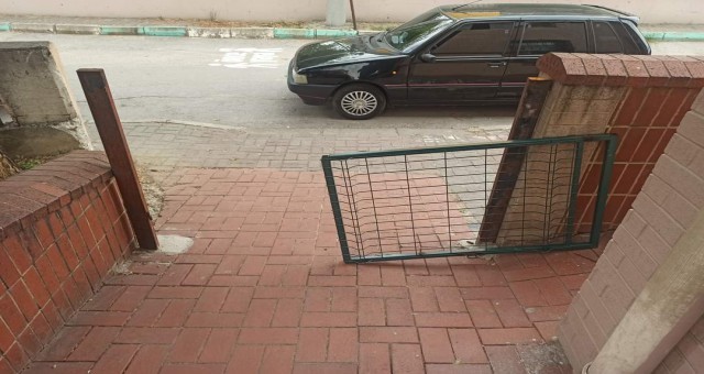Mecaz yok! Güpegündüz kapıyı çaldılar