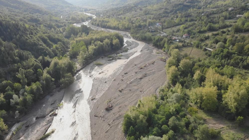 Düzce Valiliği'nden sel uyarısı! Buralardan uzak durun