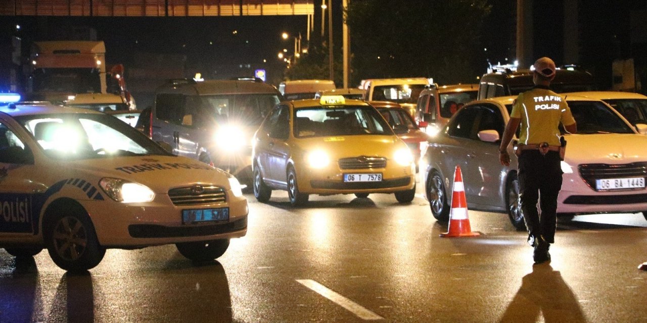 Ankara’da otomobilin çarptığı yaya öldü! Sürücü 50 metre sonra durabildi