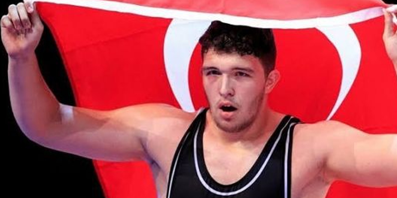 Muhammed Hamza Bakır güreşte Dünya Şampiyonu oldu