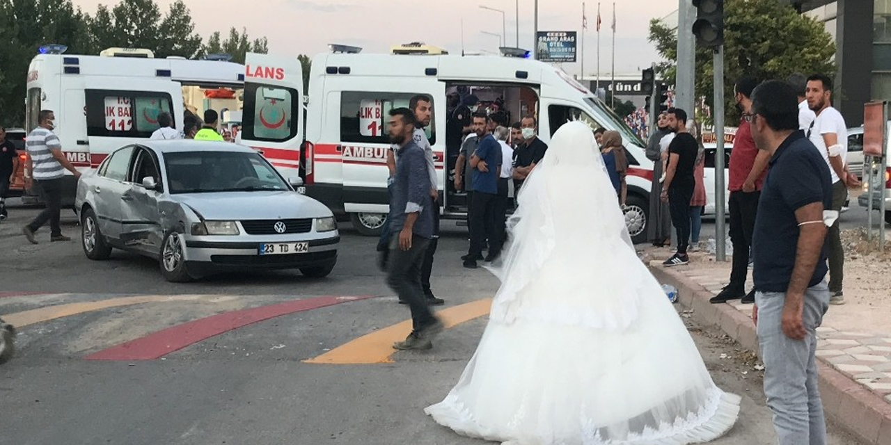 Düğün yolunda kaza! Gelinliğiyle yaralı teyzesine koştu