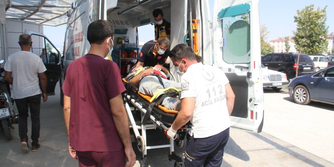 Konya'da evinde boya yaparken pencereden düşen şahıs hastanelik oldu